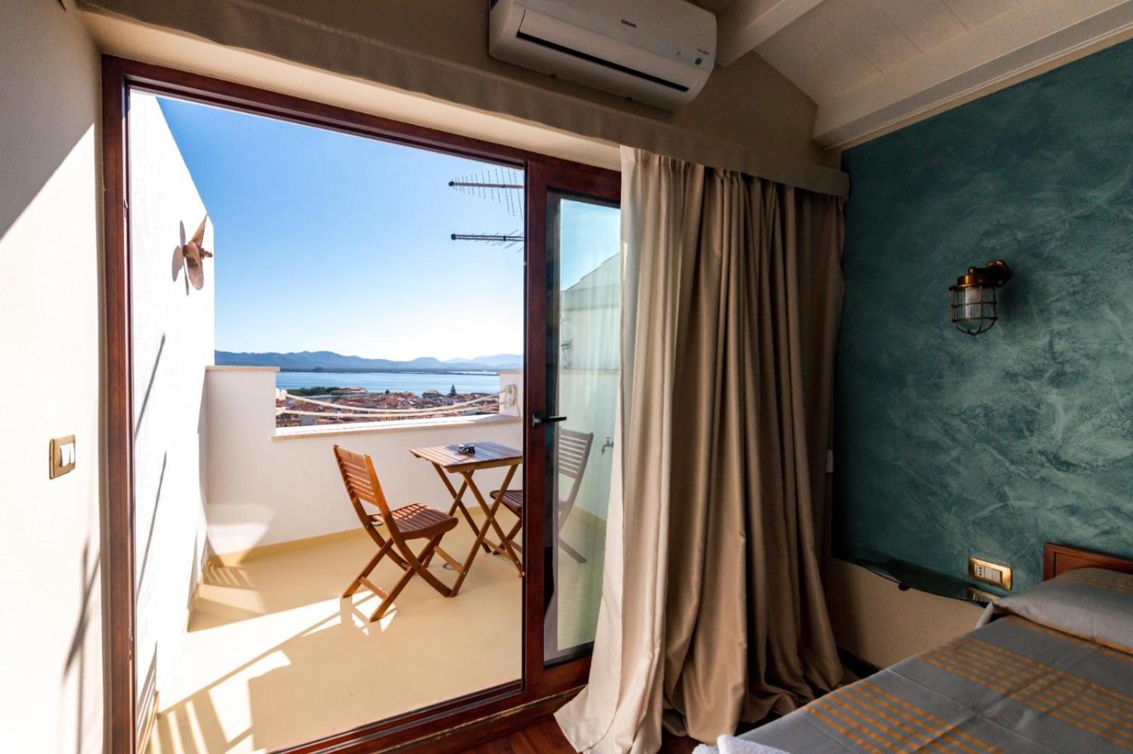 Le Tre Caravelle Hotel Sant'Antioco Exterior photo