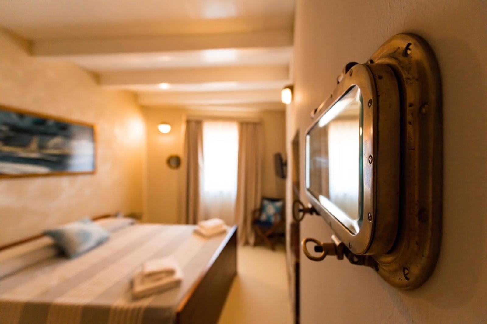 Le Tre Caravelle Hotel Sant'Antioco Exterior photo